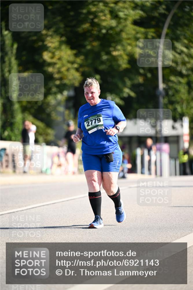 01.09.2024 - BARMER Alsterlauf Dr. Thomas Lammeyer http://msf.ph/oto/6921143 01.09.2024 09:53:49 Laufen 2779, 2779 meine-sportfotos.de
