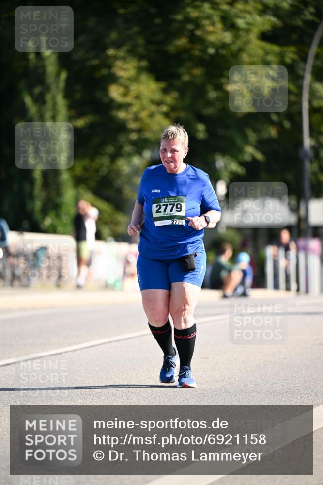 01.09.2024 - BARMER Alsterlauf Dr. Thomas Lammeyer http://msf.ph/oto/6921158 01.09.2024 09:53:49 Laufen 2779, 2779 meine-sportfotos.de