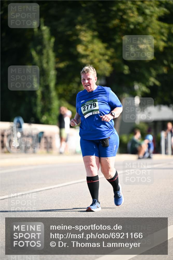 01.09.2024 - BARMER Alsterlauf Dr. Thomas Lammeyer http://msf.ph/oto/6921166 01.09.2024 09:53:49 Laufen 914, 2779, 2779 meine-sportfotos.de