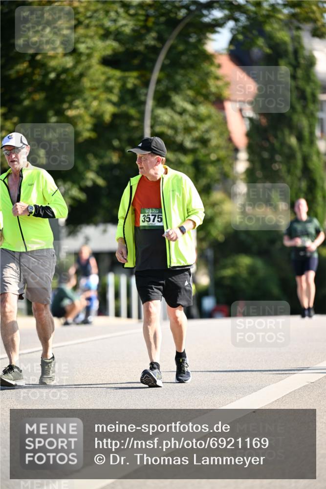 01.09.2024 - BARMER Alsterlauf Dr. Thomas Lammeyer http://msf.ph/oto/6921169 01.09.2024 09:53:53 Laufen 3575 meine-sportfotos.de