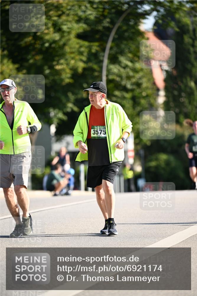 01.09.2024 - BARMER Alsterlauf Dr. Thomas Lammeyer http://msf.ph/oto/6921174 01.09.2024 09:53:53 Laufen 3575 meine-sportfotos.de