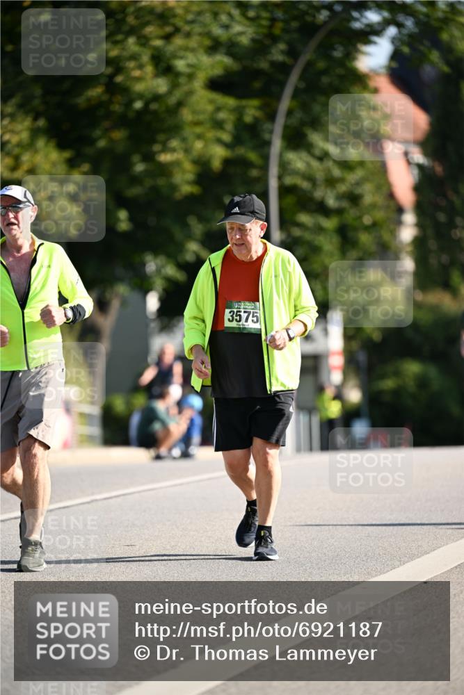 01.09.2024 - BARMER Alsterlauf Dr. Thomas Lammeyer http://msf.ph/oto/6921187 01.09.2024 09:53:54 Laufen 3575 meine-sportfotos.de