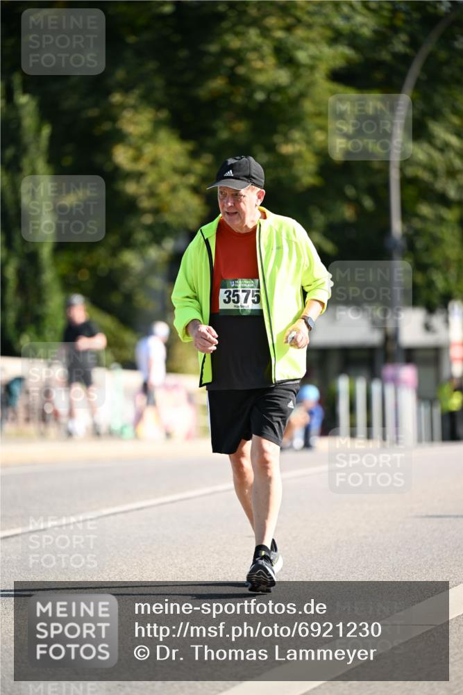 01.09.2024 - BARMER Alsterlauf Dr. Thomas Lammeyer http://msf.ph/oto/6921230 01.09.2024 09:53:55 Laufen 3575 meine-sportfotos.de