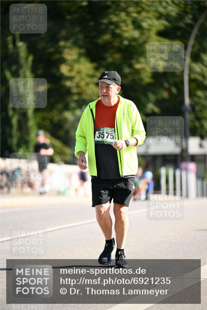 01.09.2024 - BARMER Alsterlauf Dr. Thomas Lammeyer http://msf.ph/oto/6921235 01.09.2024 09:53:55 Laufen 3575 meine-sportfotos.de
