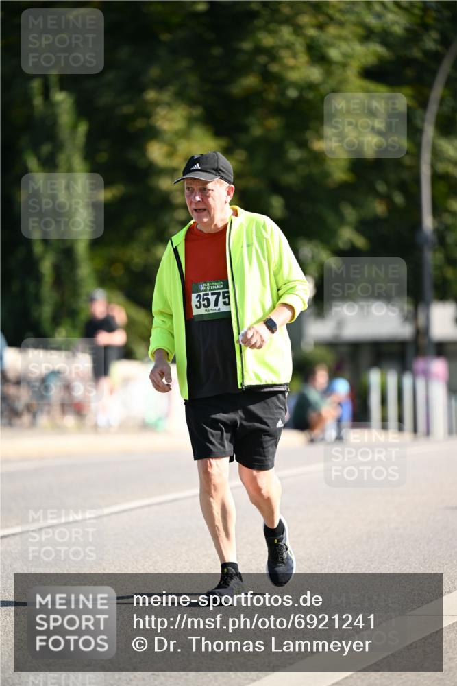 01.09.2024 - BARMER Alsterlauf Dr. Thomas Lammeyer http://msf.ph/oto/6921241 01.09.2024 09:53:55 Laufen 135, 3575 meine-sportfotos.de