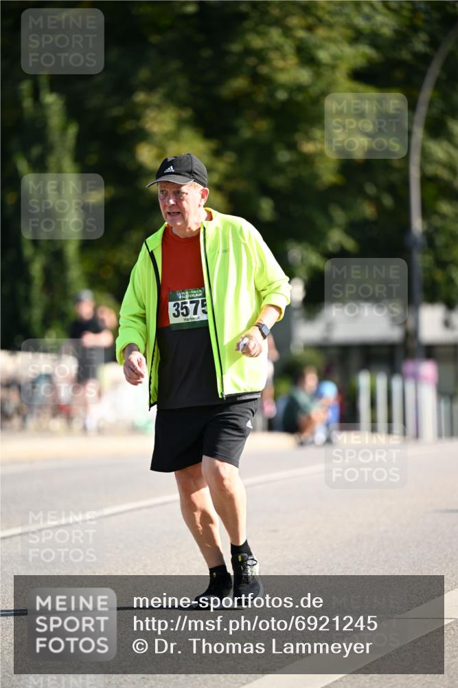 01.09.2024 - BARMER Alsterlauf Dr. Thomas Lammeyer http://msf.ph/oto/6921245 01.09.2024 09:53:56 Laufen 35, 3575 meine-sportfotos.de