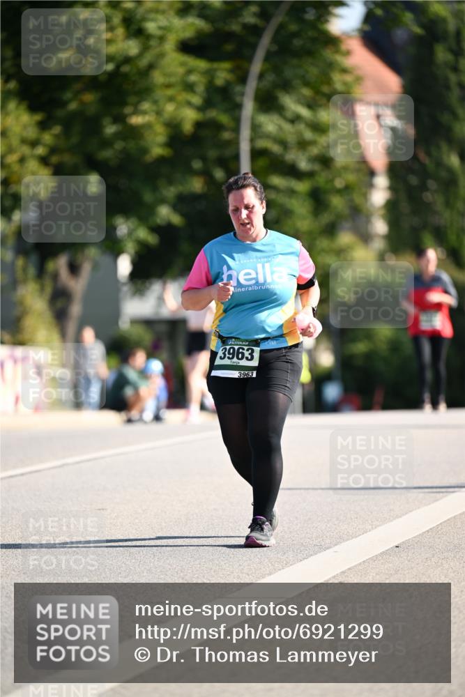 01.09.2024 - BARMER Alsterlauf Dr. Thomas Lammeyer http://msf.ph/oto/6921299 01.09.2024 09:54:06 Laufen 3963, 3963 meine-sportfotos.de