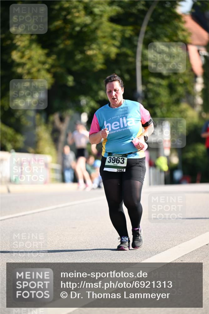 01.09.2024 - BARMER Alsterlauf Dr. Thomas Lammeyer http://msf.ph/oto/6921313 01.09.2024 09:54:07 Laufen 3963, 3963 meine-sportfotos.de