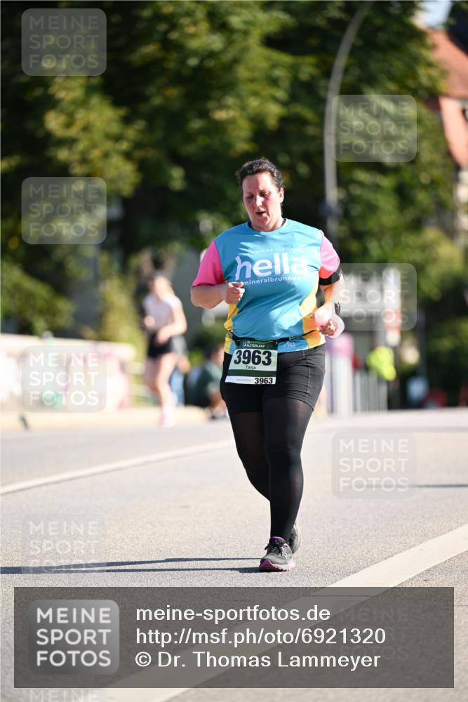 01.09.2024 - BARMER Alsterlauf Dr. Thomas Lammeyer http://msf.ph/oto/6921320 01.09.2024 09:54:07 Laufen 3963, 3963 meine-sportfotos.de