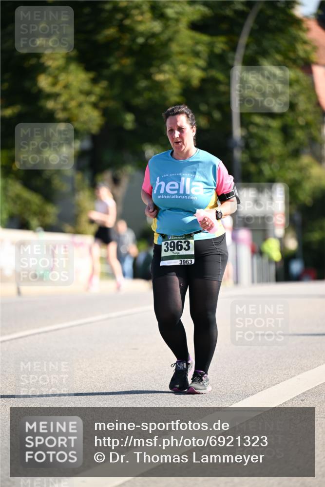 01.09.2024 - BARMER Alsterlauf Dr. Thomas Lammeyer http://msf.ph/oto/6921323 01.09.2024 09:54:07 Laufen 3963, 3963 meine-sportfotos.de