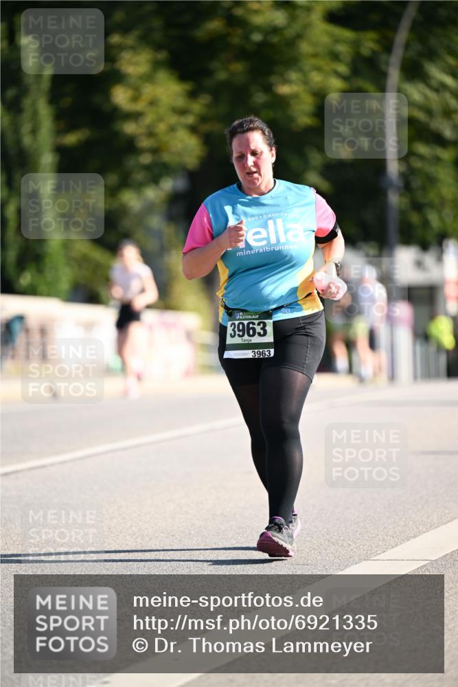 01.09.2024 - BARMER Alsterlauf Dr. Thomas Lammeyer http://msf.ph/oto/6921335 01.09.2024 09:54:08 Laufen 3963, 3963 meine-sportfotos.de