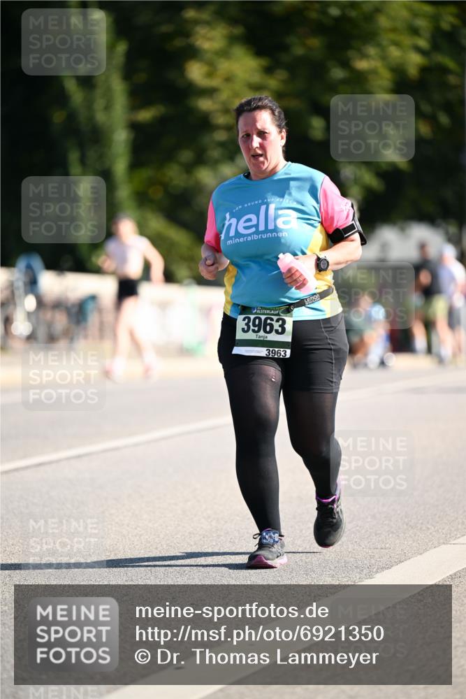 01.09.2024 - BARMER Alsterlauf Dr. Thomas Lammeyer http://msf.ph/oto/6921350 01.09.2024 09:54:08 Laufen 3963, 3963 meine-sportfotos.de