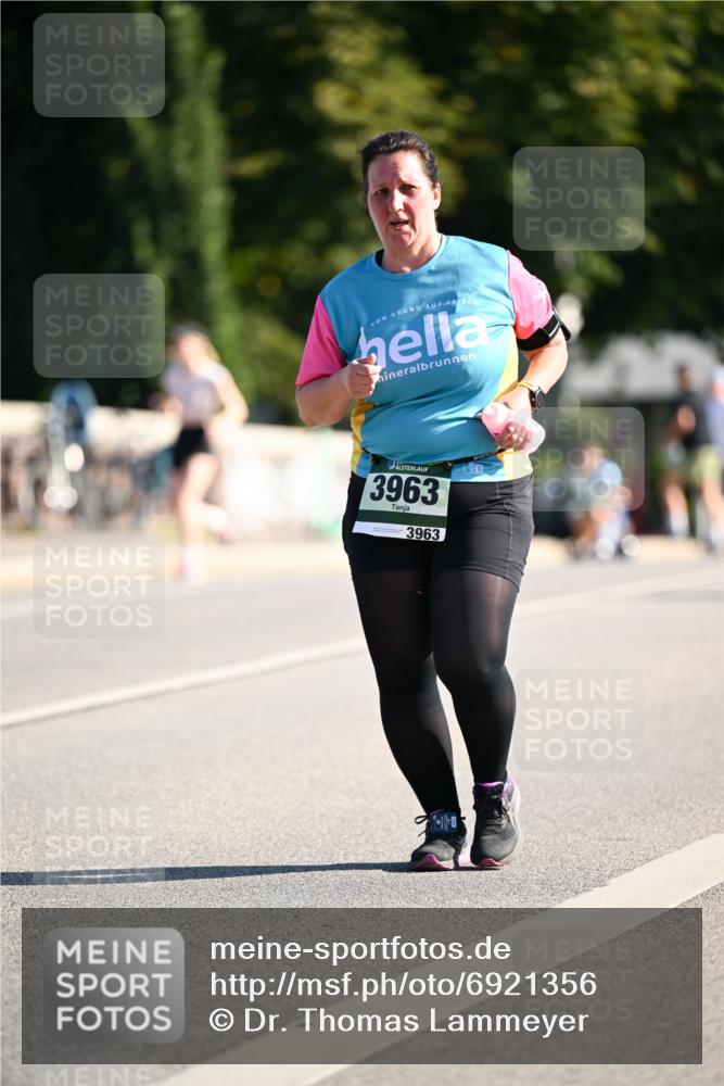 01.09.2024 - BARMER Alsterlauf Dr. Thomas Lammeyer http://msf.ph/oto/6921356 01.09.2024 09:54:08 Laufen 3963, 3963 meine-sportfotos.de