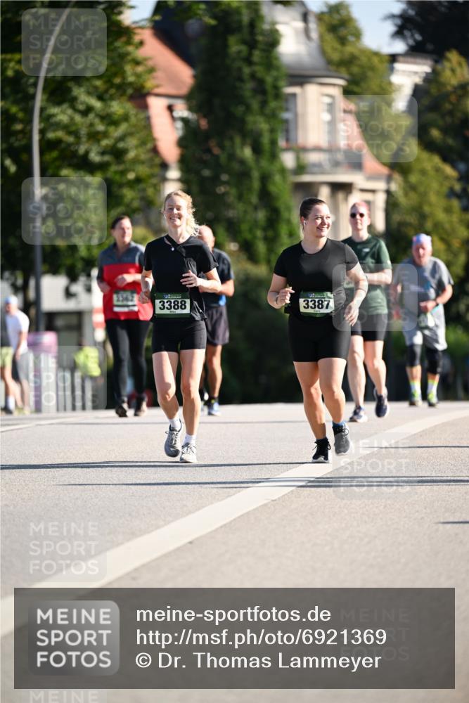01.09.2024 - BARMER Alsterlauf Dr. Thomas Lammeyer http://msf.ph/oto/6921369 01.09.2024 09:54:10 Laufen 3362, 3388, 3387 meine-sportfotos.de