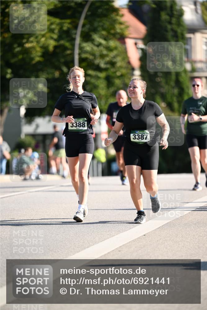 01.09.2024 - BARMER Alsterlauf Dr. Thomas Lammeyer http://msf.ph/oto/6921441 01.09.2024 09:54:12 Laufen 3388, 3387 meine-sportfotos.de