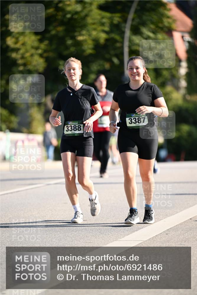 01.09.2024 - BARMER Alsterlauf Dr. Thomas Lammeyer http://msf.ph/oto/6921486 01.09.2024 09:54:14 Laufen 3388, 3387 meine-sportfotos.de