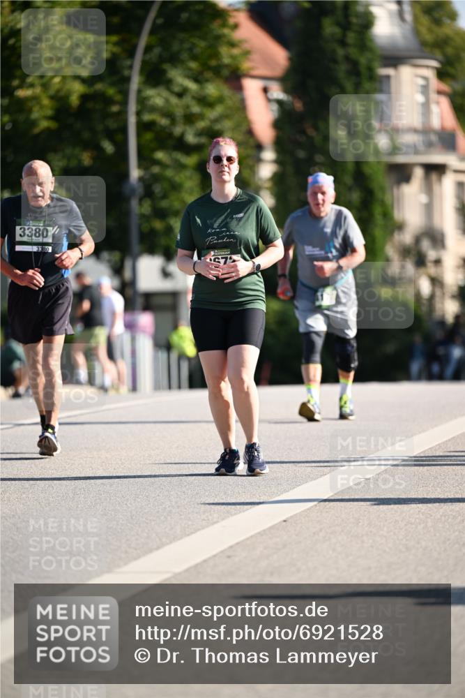 01.09.2024 - BARMER Alsterlauf Dr. Thomas Lammeyer http://msf.ph/oto/6921528 01.09.2024 09:54:16 Laufen 3380, 3380, 7 meine-sportfotos.de