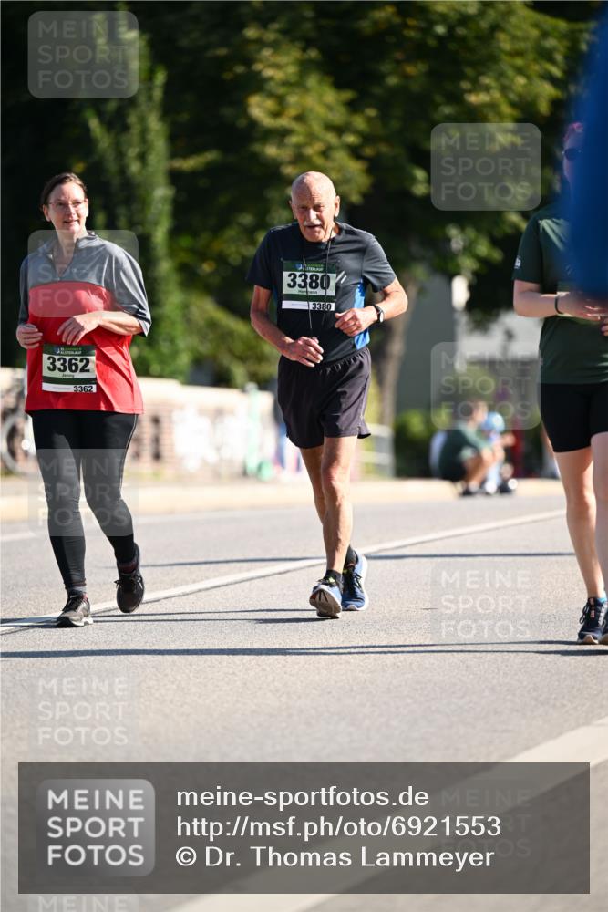 01.09.2024 - BARMER Alsterlauf Dr. Thomas Lammeyer http://msf.ph/oto/6921553 01.09.2024 09:54:18 Laufen 3362, 3362, 3380, 3380 meine-sportfotos.de