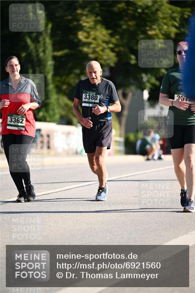 01.09.2024 - BARMER Alsterlauf Dr. Thomas Lammeyer http://msf.ph/oto/6921560 01.09.2024 09:54:18 Laufen 3362, 3362, 3380, 3380, 1367 meine-sportfotos.de
