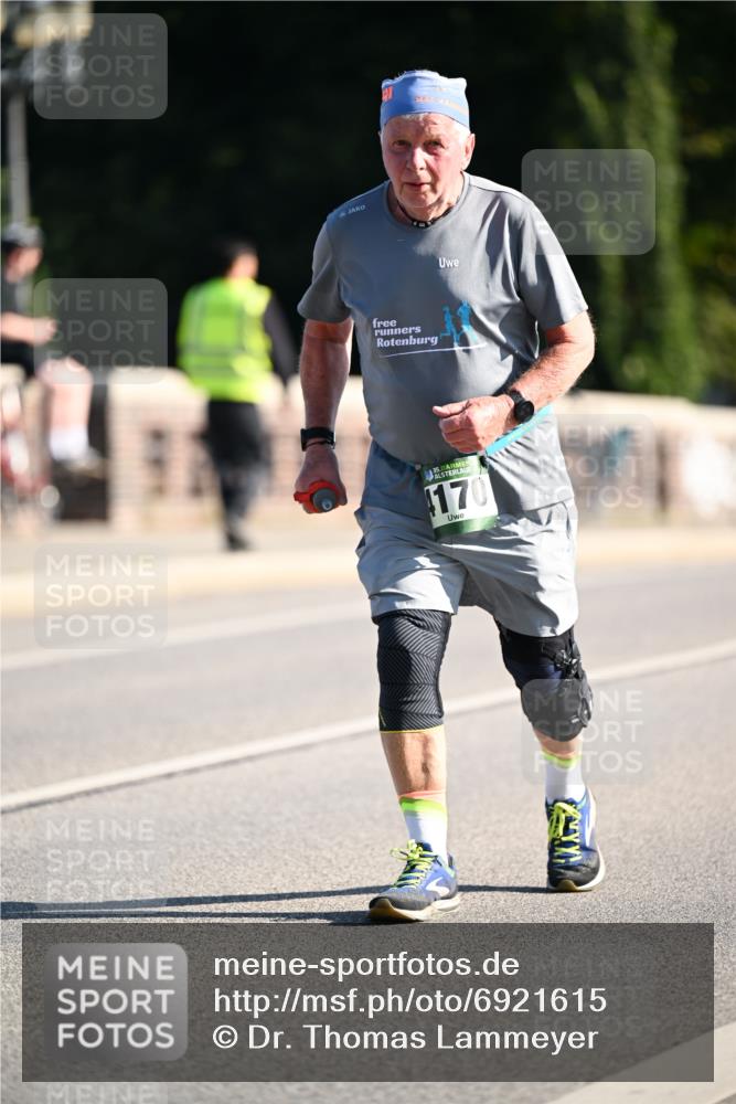 01.09.2024 - BARMER Alsterlauf Dr. Thomas Lammeyer http://msf.ph/oto/6921615 01.09.2024 09:54:24 Laufen 35, 170 meine-sportfotos.de