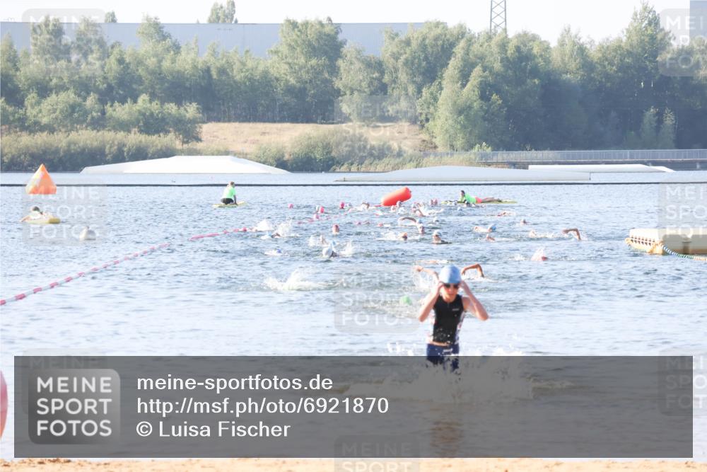 01.09.2024 - 17. Tribühne Triathlon Luisa Fischer http://msf.ph/oto/6921870 01.09.2024 09:28:37 Schwimmen 72, 117 meine-sportfotos.de