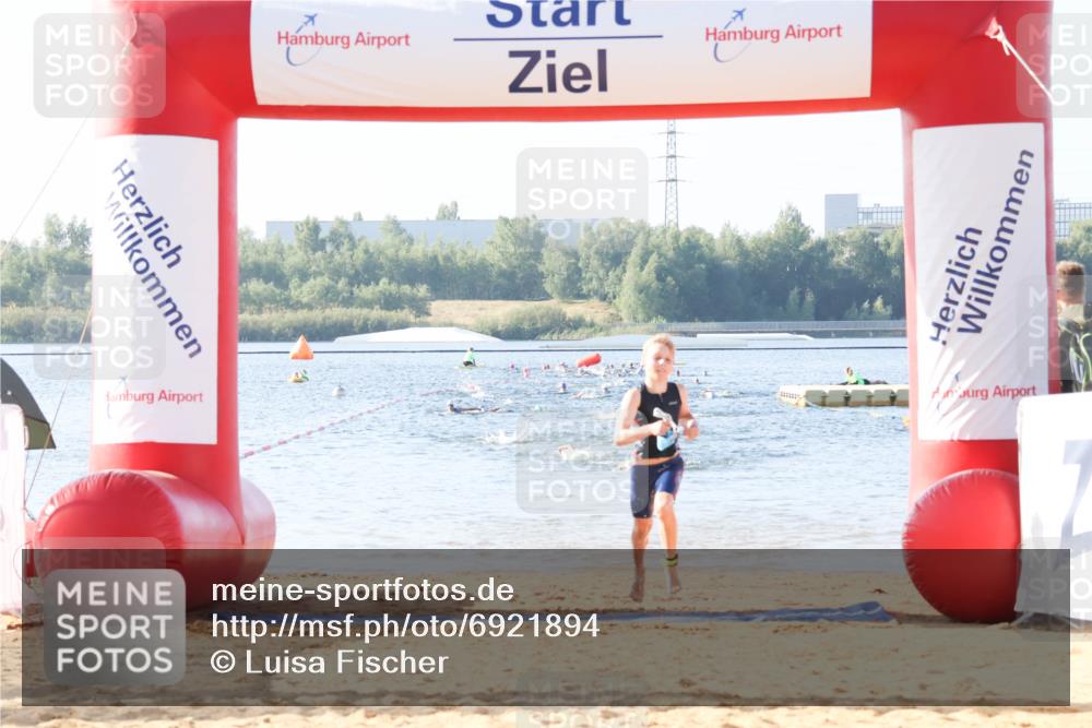 01.09.2024 - 17. Tribühne Triathlon Luisa Fischer http://msf.ph/oto/6921894 01.09.2024 09:28:40 Schwimmen 72, 117 meine-sportfotos.de