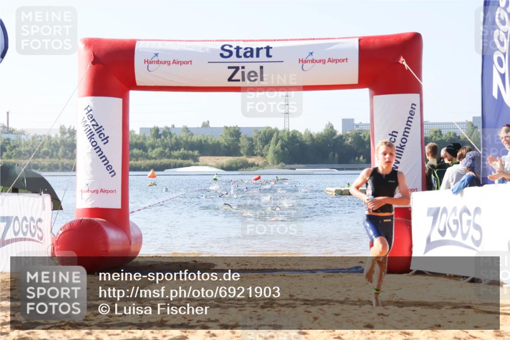 01.09.2024 - 17. Tribühne Triathlon Luisa Fischer http://msf.ph/oto/6921903 01.09.2024 09:28:42 Schwimmen 72, 117 meine-sportfotos.de
