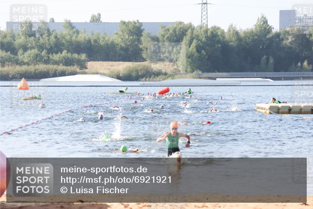 01.09.2024 - 17. Tribühne Triathlon Luisa Fischer http://msf.ph/oto/6921921 01.09.2024 09:28:49 Schwimmen 57, 72 meine-sportfotos.de