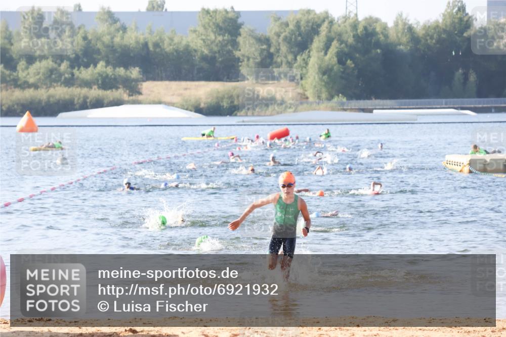 01.09.2024 - 17. Tribühne Triathlon Luisa Fischer http://msf.ph/oto/6921932 01.09.2024 09:28:51 Schwimmen 57, 72 meine-sportfotos.de