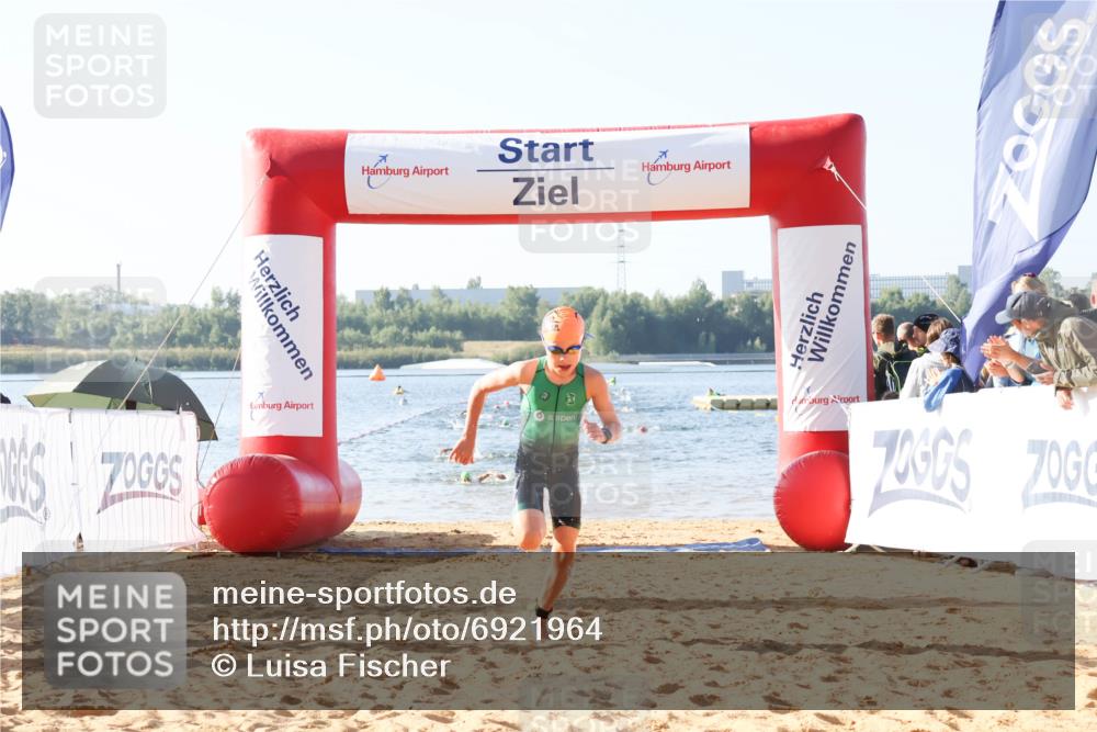 01.09.2024 - 17. Tribühne Triathlon Luisa Fischer http://msf.ph/oto/6921964 01.09.2024 09:28:56 Schwimmen 57, 134 meine-sportfotos.de