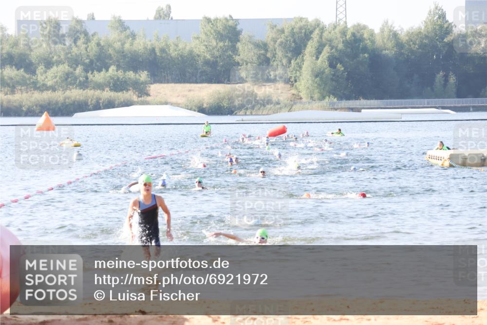 01.09.2024 - 17. Tribühne Triathlon Luisa Fischer http://msf.ph/oto/6921972 01.09.2024 09:28:59 Schwimmen 57, 111, 134 meine-sportfotos.de