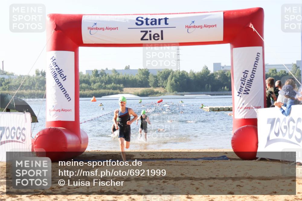 01.09.2024 - 17. Tribühne Triathlon Luisa Fischer http://msf.ph/oto/6921999 01.09.2024 09:29:03 Schwimmen 57, 94, 111, 134 meine-sportfotos.de