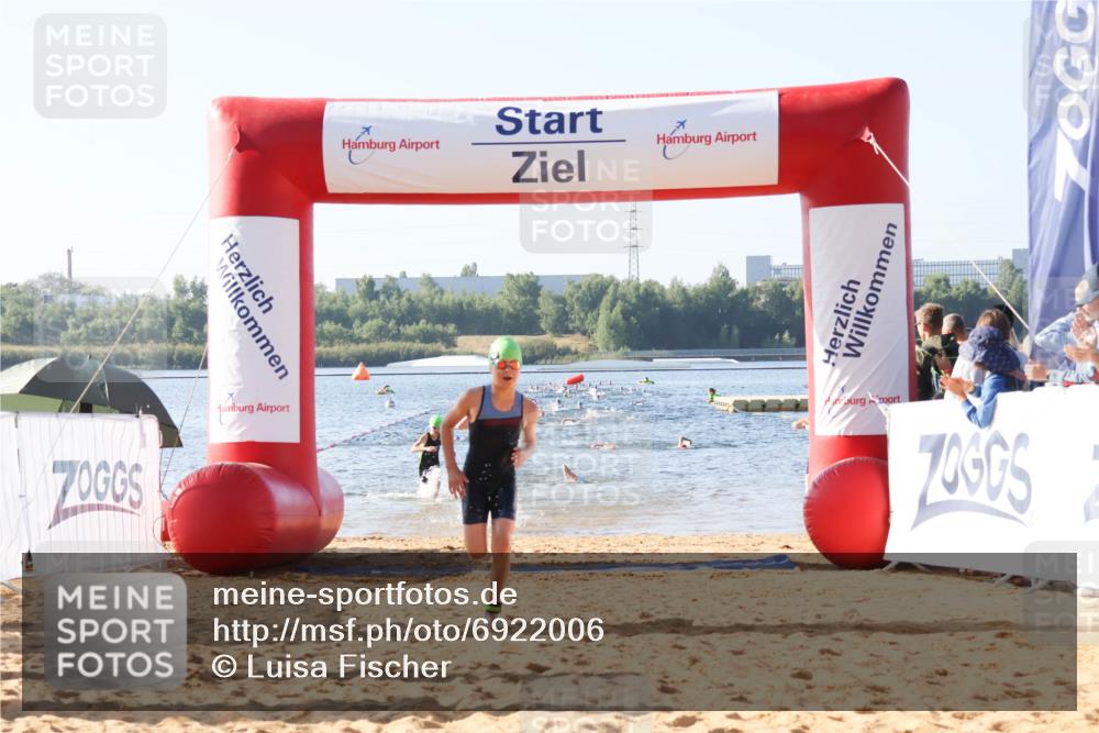 01.09.2024 - 17. Tribühne Triathlon Luisa Fischer http://msf.ph/oto/6922006 01.09.2024 09:29:04 Schwimmen 57, 94, 111, 134 meine-sportfotos.de