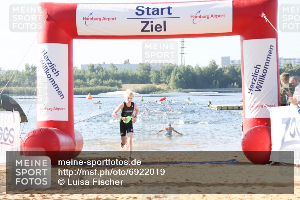 01.09.2024 - 17. Tribühne Triathlon Luisa Fischer http://msf.ph/oto/6922019 01.09.2024 09:29:06 Schwimmen 94, 111, 134, 135 meine-sportfotos.de