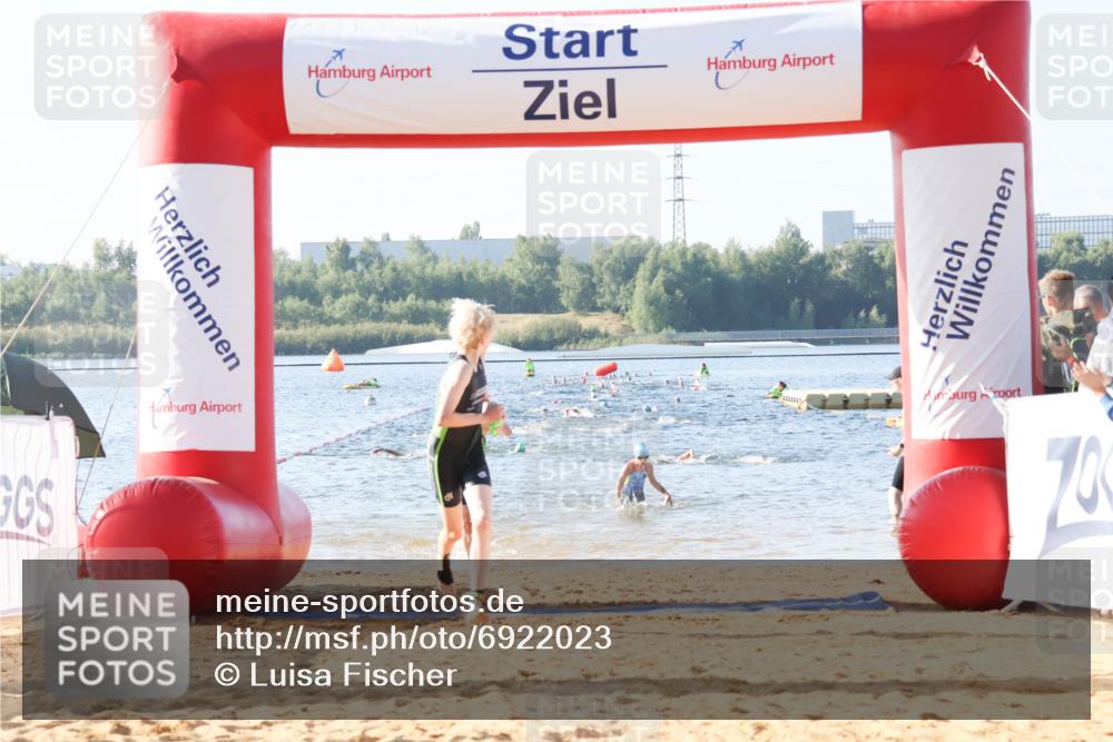 01.09.2024 - 17. Tribühne Triathlon Luisa Fischer http://msf.ph/oto/6922023 01.09.2024 09:29:07 Schwimmen 94, 111, 134, 135 meine-sportfotos.de