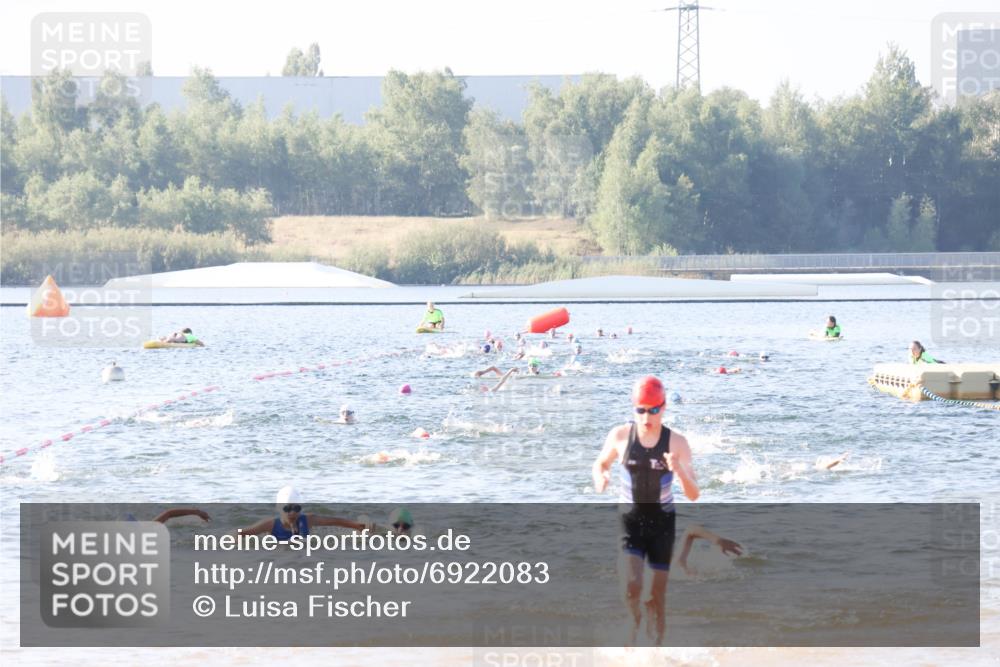 01.09.2024 - 17. Tribühne Triathlon Luisa Fischer http://msf.ph/oto/6922083 01.09.2024 09:29:21 Schwimmen 89, 114, 135 meine-sportfotos.de