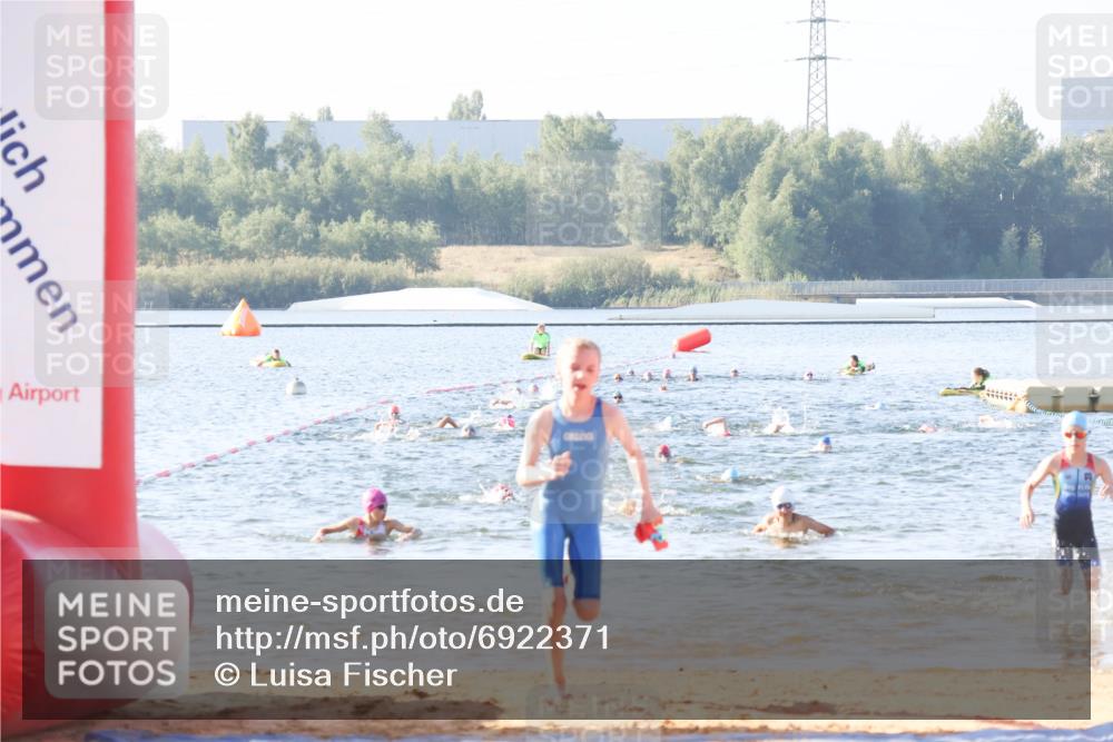 01.09.2024 - 17. Tribühne Triathlon Luisa Fischer http://msf.ph/oto/6922371 01.09.2024 09:30:20 Schwimmen 65, 68, 96, 103, 112 meine-sportfotos.de