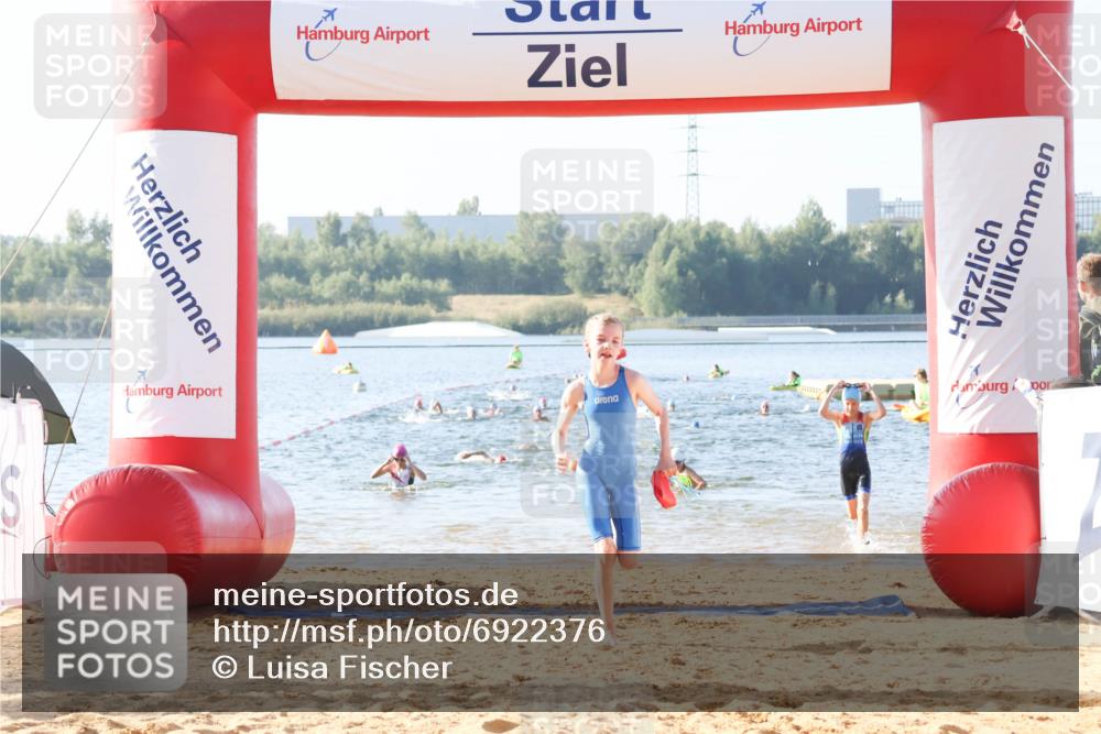 01.09.2024 - 17. Tribühne Triathlon Luisa Fischer http://msf.ph/oto/6922376 01.09.2024 09:30:22 Schwimmen 65, 68, 96, 103, 112, 127 meine-sportfotos.de