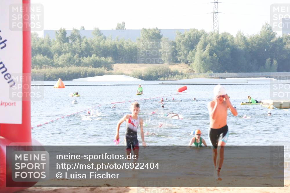 01.09.2024 - 17. Tribühne Triathlon Luisa Fischer http://msf.ph/oto/6922404 01.09.2024 09:30:28 Schwimmen 63, 96, 112, 127 meine-sportfotos.de