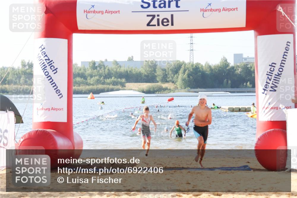 01.09.2024 - 17. Tribühne Triathlon Luisa Fischer http://msf.ph/oto/6922406 01.09.2024 09:30:29 Schwimmen 63, 96, 112, 124, 127 meine-sportfotos.de