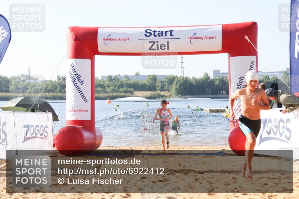 01.09.2024 - 17. Tribühne Triathlon Luisa Fischer http://msf.ph/oto/6922412 01.09.2024 09:30:31 Schwimmen 63, 96, 112, 124, 127 meine-sportfotos.de