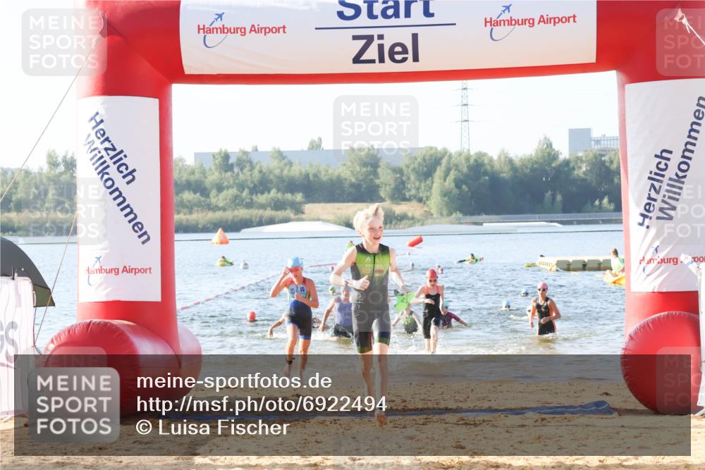 01.09.2024 - 17. Tribühne Triathlon Luisa Fischer http://msf.ph/oto/6922494 01.09.2024 09:30:59 Schwimmen 70, 81, 86, 88, 92, 113, 136 meine-sportfotos.de