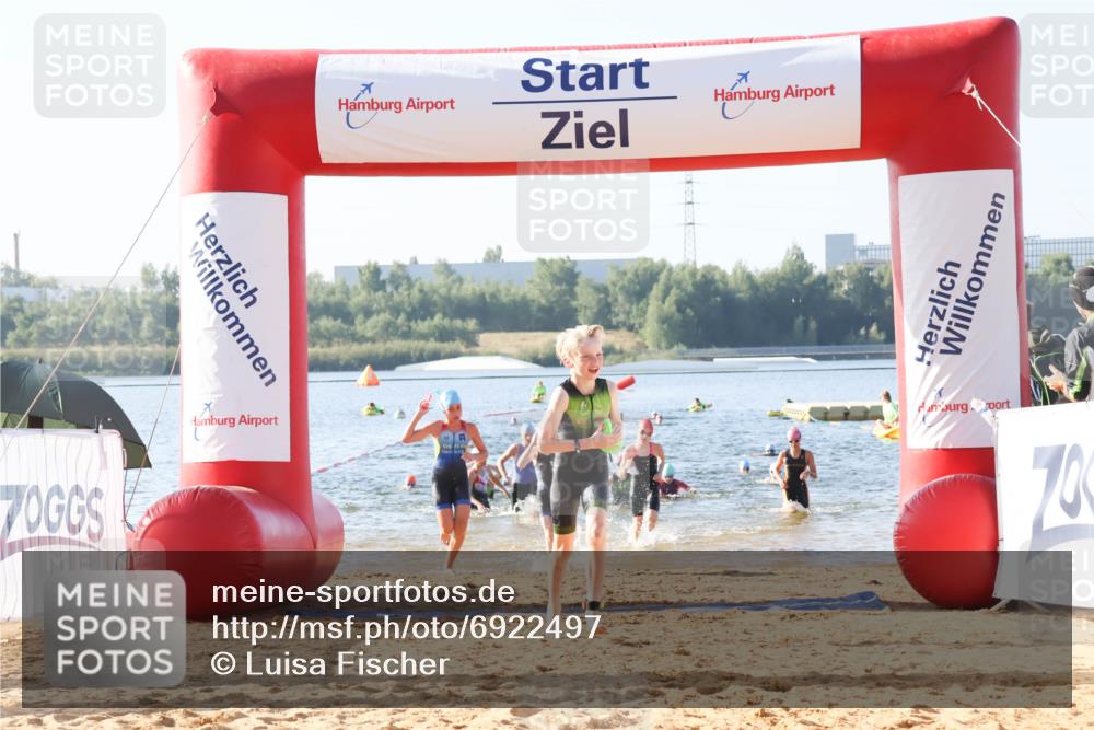 01.09.2024 - 17. Tribühne Triathlon Luisa Fischer http://msf.ph/oto/6922497 01.09.2024 09:31:00 Schwimmen 70, 78, 81, 86, 88, 92, 104, 113, 128, 136 meine-sportfotos.de