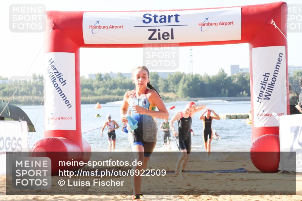 01.09.2024 - 17. Tribühne Triathlon Luisa Fischer http://msf.ph/oto/6922509 01.09.2024 09:31:03 Schwimmen 70, 75, 78, 81, 86, 88, 92, 104, 113, 128, 136 meine-sportfotos.de