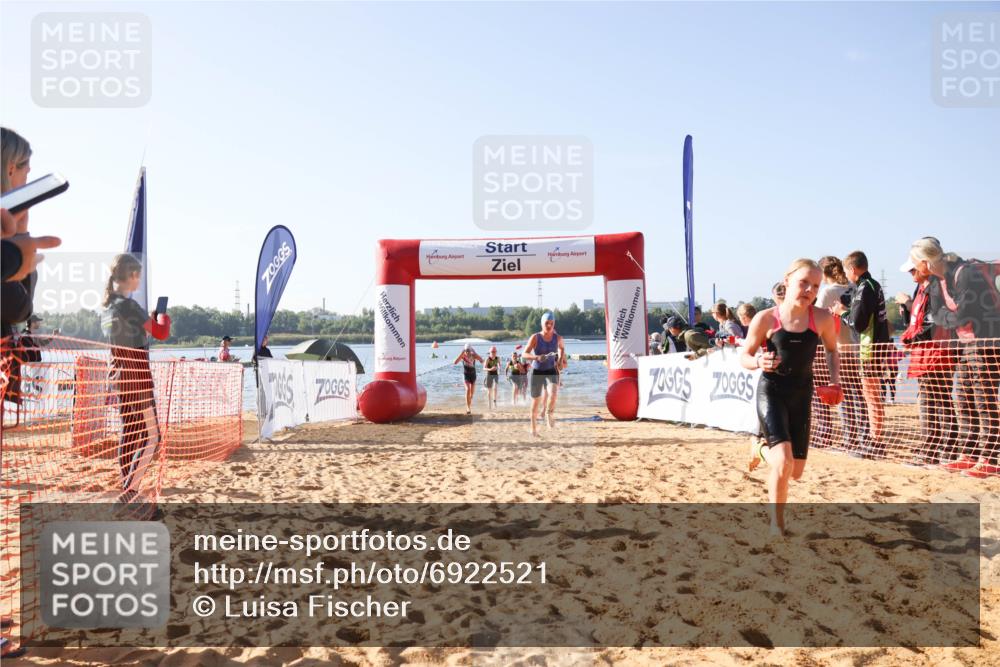 01.09.2024 - 17. Tribühne Triathlon Luisa Fischer http://msf.ph/oto/6922521 01.09.2024 09:31:06 Schwimmen 58, 70, 75, 78, 81, 86, 92, 104, 113, 128, 129, 136 meine-sportfotos.de