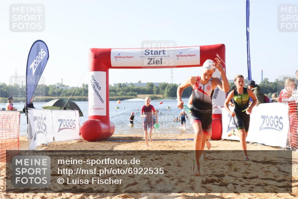 01.09.2024 - 17. Tribühne Triathlon Luisa Fischer http://msf.ph/oto/6922535 01.09.2024 09:31:10 Schwimmen 58, 70, 75, 77, 78, 81, 86, 97, 104, 113, 128, 129, 136 meine-sportfotos.de