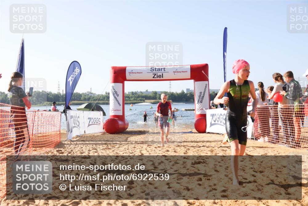 01.09.2024 - 17. Tribühne Triathlon Luisa Fischer http://msf.ph/oto/6922539 01.09.2024 09:31:11 Schwimmen 58, 70, 75, 77, 78, 81, 86, 97, 104, 113, 128, 129, 136 meine-sportfotos.de
