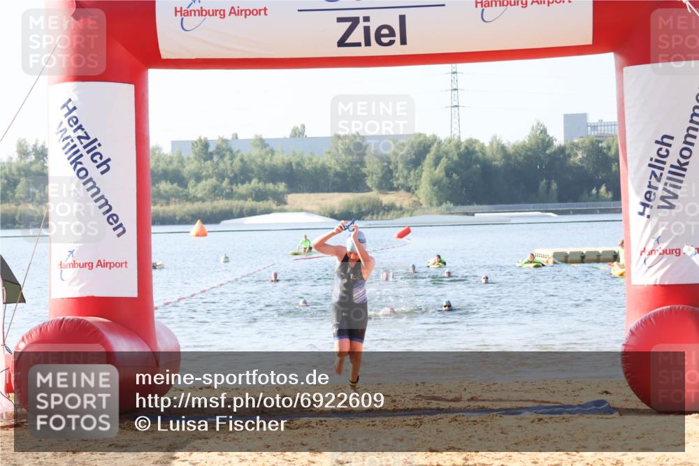 01.09.2024 - 17. Tribühne Triathlon Luisa Fischer http://msf.ph/oto/6922609 01.09.2024 09:31:31 Schwimmen 122 meine-sportfotos.de
