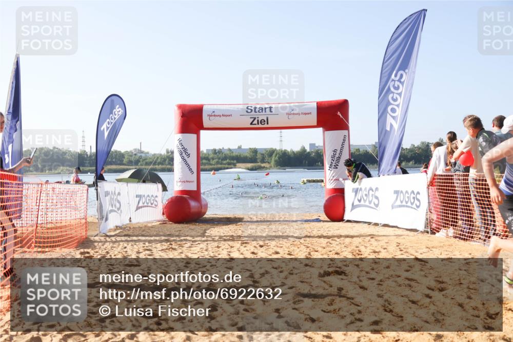01.09.2024 - 17. Tribühne Triathlon Luisa Fischer http://msf.ph/oto/6922632 01.09.2024 09:31:35 Schwimmen 122 meine-sportfotos.de