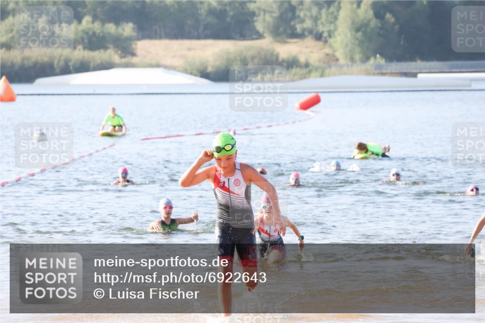 01.09.2024 - 17. Tribühne Triathlon Luisa Fischer http://msf.ph/oto/6922643 01.09.2024 09:31:43 Schwimmen 91, 116, 121 meine-sportfotos.de